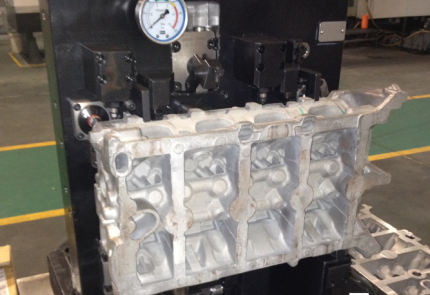 Cylinder head hydraulic fixture